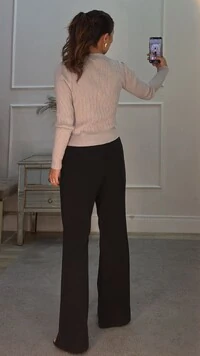 Cardigan Curto Tricot Marina Canelado Com Botão Cravejado Vazado