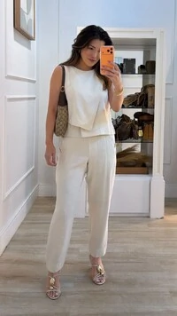 Blusa Regata Marilia Detalhe De Recorte Com Barrado Assimétrico