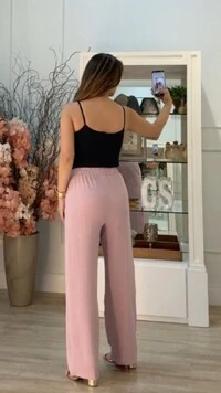 Calça Pantalona Pala Larga Franzida Com Amarração Luiza Bolsos Frontais