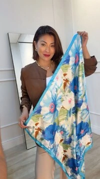 Lenço Acetinado Estampa Floral