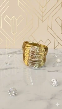 Bracelete Largo Com Detalhes Vazados Ondulados