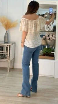 Blusa Ombro A Ombro Com Babado Estampada Renata