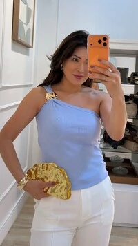 Blusa Ombro Único Canelada Mariah Detalhe Círculo Dourado