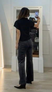 Calça Pantalona Plush Canelada Mariana Com Bolsos Faca