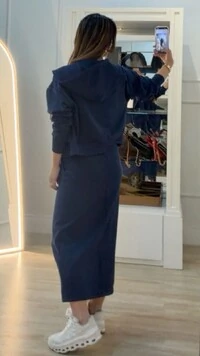 Conjunto Moletom Vivian Blusa Com Capuz E Saia Midi