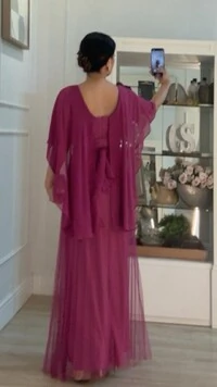 Vestido Longo Mangas Em Echarpe Vivi Saia Plissada Em Tule