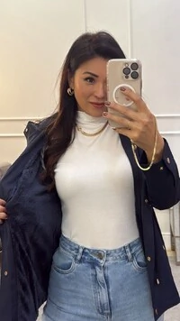 Parka Forro Peluciado Nina Bolsos Com Zíper Diagonais Dourados