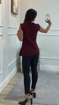 Colete Tricot Alongado Sarah Botões Dourados Frontais