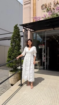 Vestido Midi Laise Bordado Cecilia Mangas 3/4