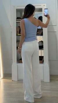 Blusa Ombro Único Canelada Mariah Detalhe Círculo Dourado