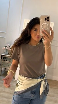 Blusa Básica Talia Gola Careca E Mangas Curtas