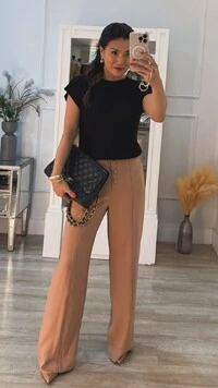 Calça Pantalona Suzi Botões Forrados E Pespontos