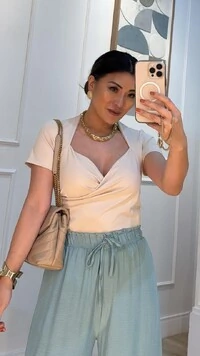 Blusa Suplex Decote V Maithe Drapeados Laterais