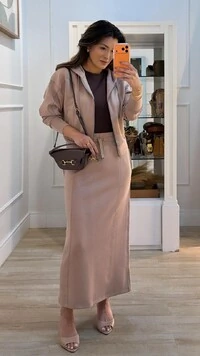 Conjunto Moletom Vivian Blusa Com Capuz E Saia Midi