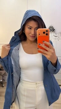 Parka Capuz Removível Alexandra Zíper E Botões De Pressão Ônix