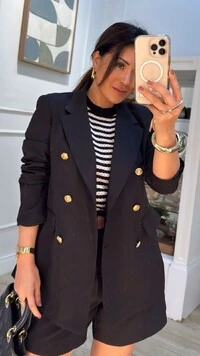 Blazer Alongado Karina Botões Duplos Dourados E Lapelas