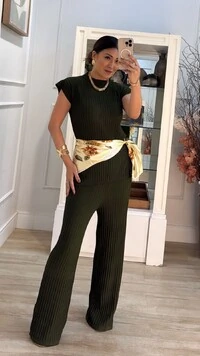 Conjunto Tricot Nervuras Caneladas Roberta Blusa E Calça Pantalona