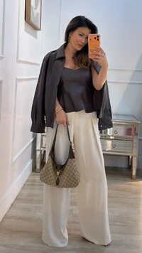 Blusa Peplum Couro Eco Decote Coração Jessie Fenda Posterior