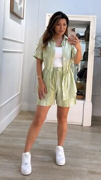 Shorts Listrado Carol Pala Com Elástico E Amarração Frontal