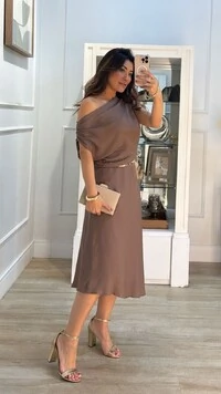 Vestido Midi Assimétrico Angélica Drapeado Nos Ombros