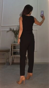 Calça Pollyana Pala Larga Com Detalhe Ondulado Com Botões Forrados