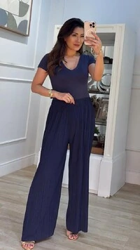 Calça Pantalona Plissada Hannah Bolsos Frontais