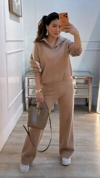 Suéter Tricot Gola Alta Com Zíper Prata Carol Faixa Nas Mangas E Ombros