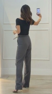 Calça Reta Alfaiataria Anne Pala Com Fecho Transpassado