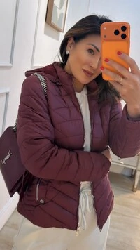 Casaco Nylon Capuz Removível Yasmin Forro De Pelinho