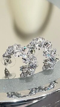 Brinco De Argola Cravejado Em Strass