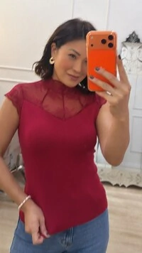 Blusa Elza Gola E Mangas Em Tule