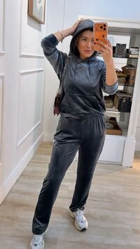 Jaqueta Casaco Pullover Plush Jessy Com Capuz