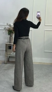 Blusa Tricot Anahí Gola Rolê