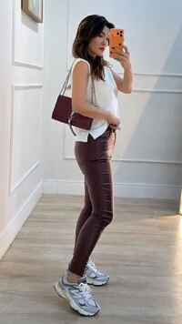 Calça Skinny Couro Eco Babi Botão Frontal