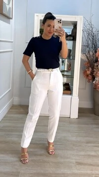 Blusa Malha Canelada Lais Detalhe No Ombro Botões Dourado De Flor Cravejada