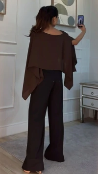 Blusa Capa Camila Gola Canoa E Mangas Com Fenda