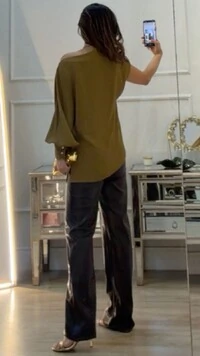 Blusa Assimétrico Crepe Marina Manga Longa Única