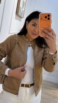 Jaqueta Casaco Suede Milena Martingale No Posterior Do Barrado