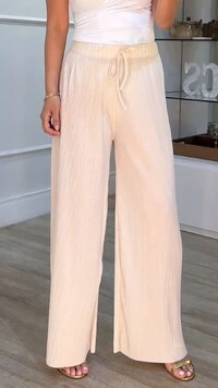 Calça Pantalona Plissada Yandra Amarração Frontal