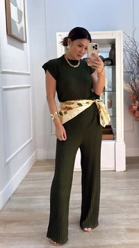 Conjunto Tricot Nervuras Caneladas Roberta Blusa E Calça Pantalona