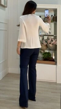 Blusa Ampla Decote V Thayna Mangas 7/8 Evasê