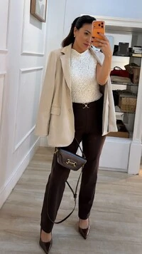 Casaco Suede Liz Com Bolsos Frontais e Botões Nos Punhos