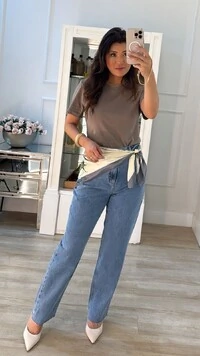 Blusa Básica Talia Gola Careca E Mangas Curtas