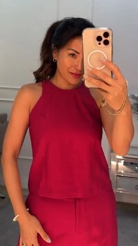 Blusa Regata Pollyana Recorte Vazado Posterior Com Botão De Coração Dourado