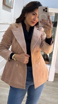 Blazer Alongado Erika Aveludado Com Botões Duplos