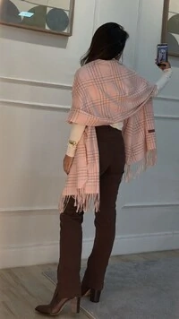 Pashmina Quadriculada Com Fio De Brilho E Franjas No Barrado
