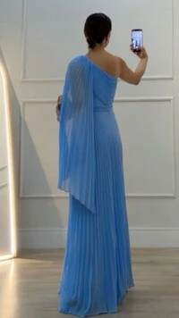 Vestido Longo Plissado Ombro Único Chloe Cinto Faixa