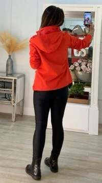 PRÉ-VENDA ENVIO ESTIMADO 28/11 Jaqueta Com Capuz Pitty Puxadores Reguláveis No Barrado