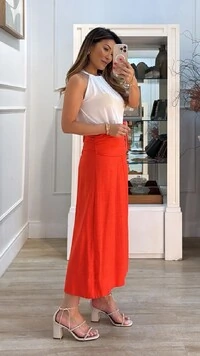 Saia Midi Evasê Penélope Pala Larga Com Franzidos Laterais