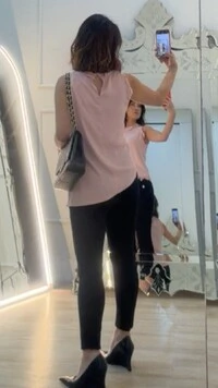Blusa Regata Crepe Noelle Barrado Assimétrico Detalhe Renda